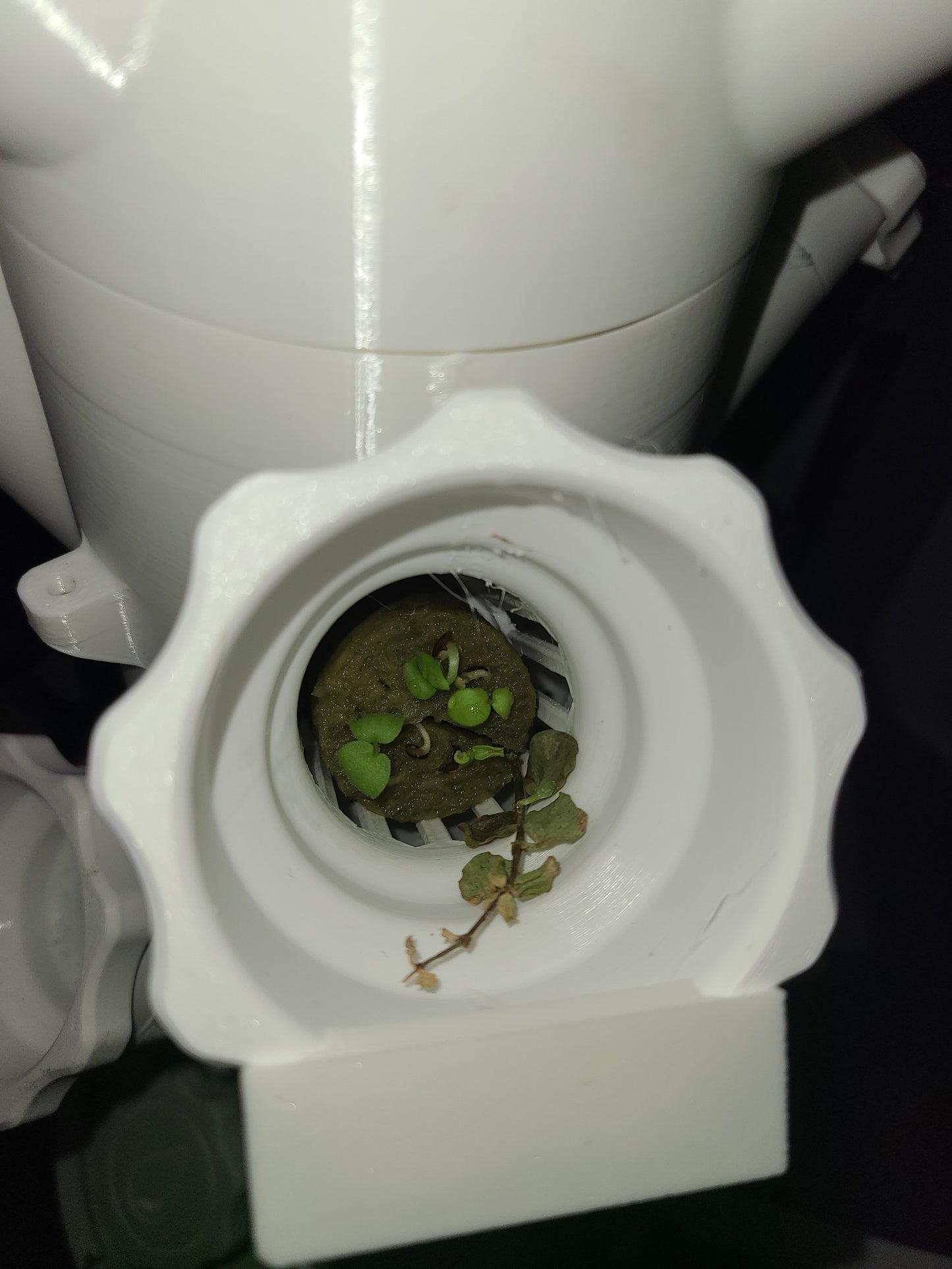 Vertical Hydroponic Grow Tower - Large - 30 pods