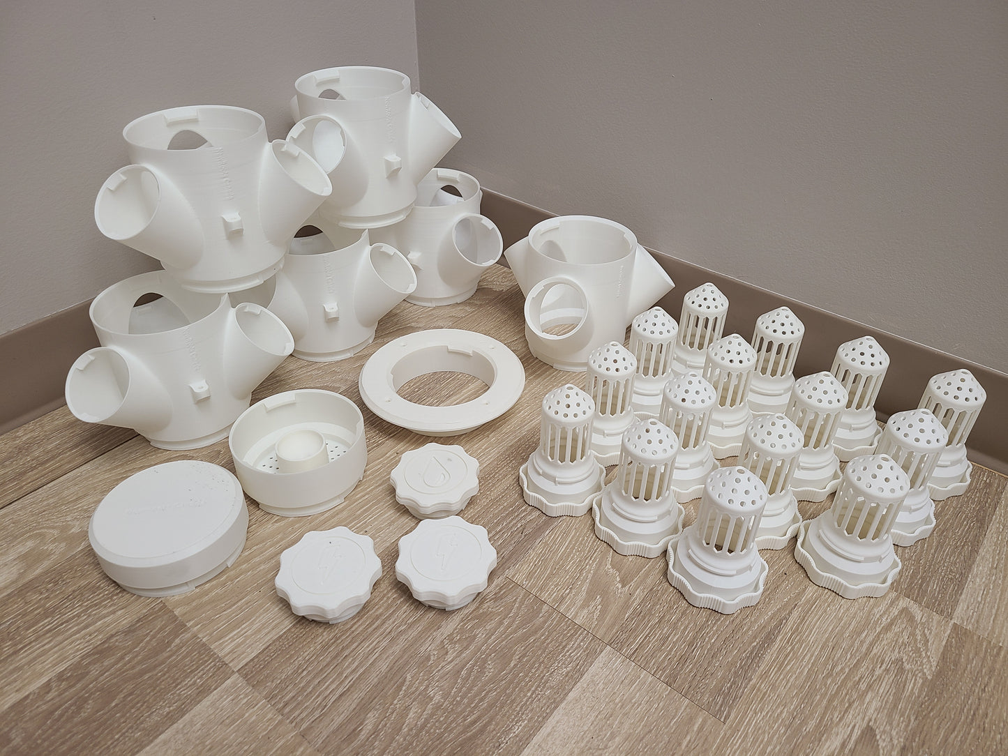 Vertical Hydroponic Grow Tower - Small - 15 pods