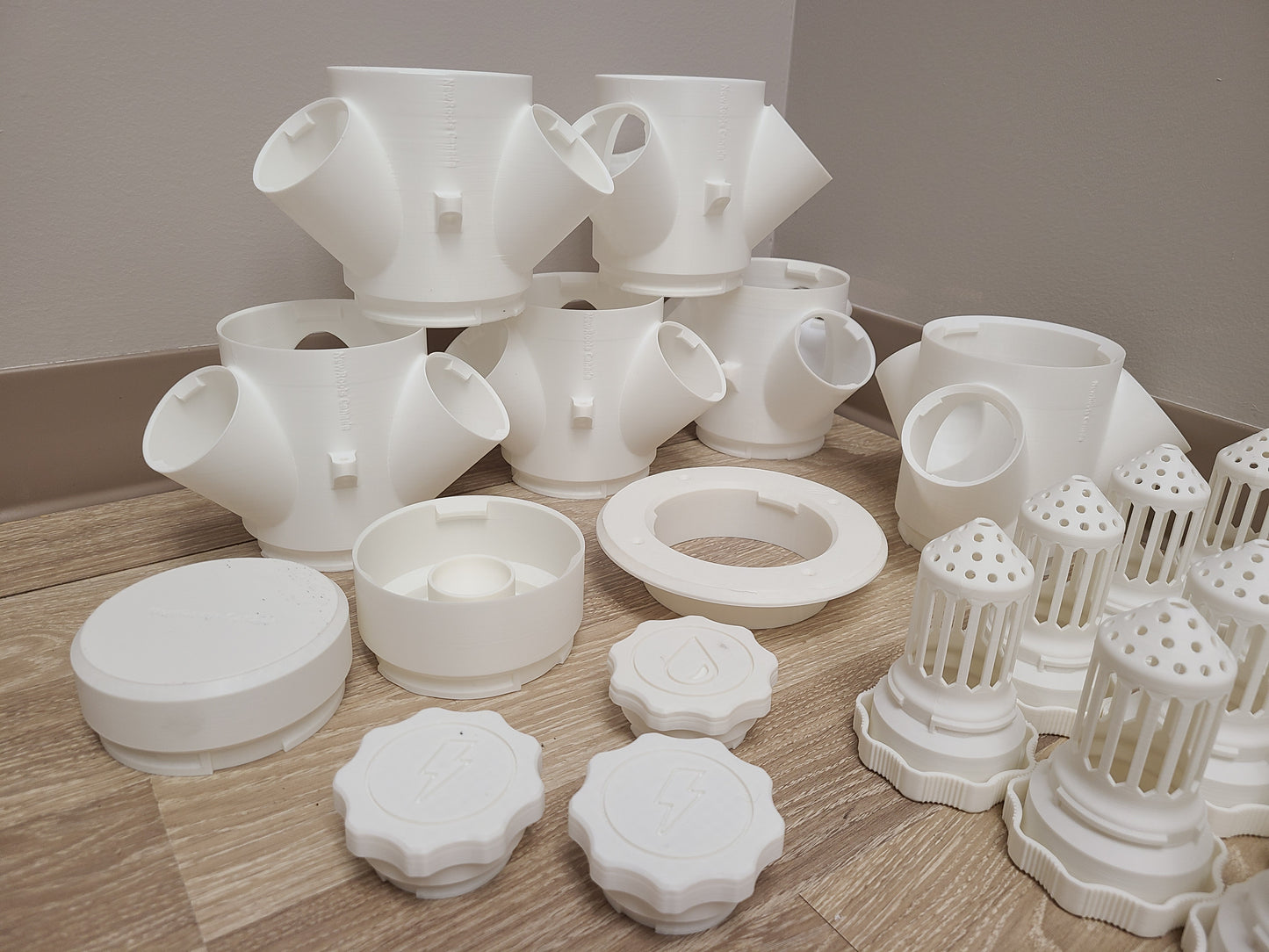 Vertical Hydroponic Grow Tower - Small - 15 pods