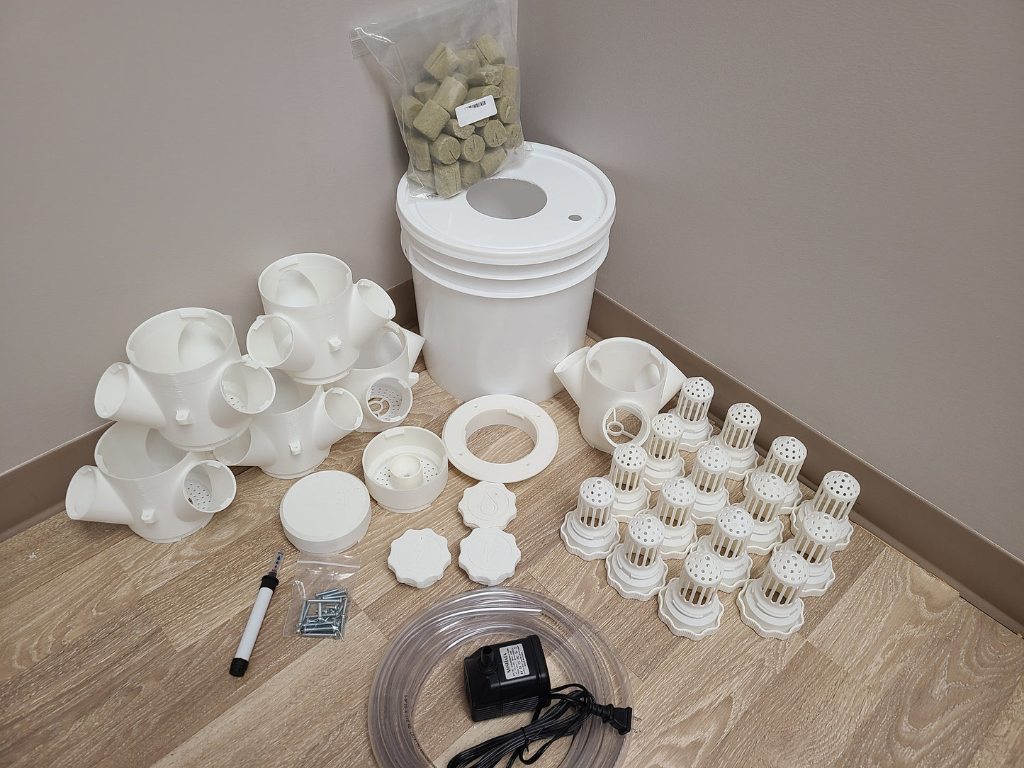 Vertical Hydroponic Grow Tower - Small - 15 pods