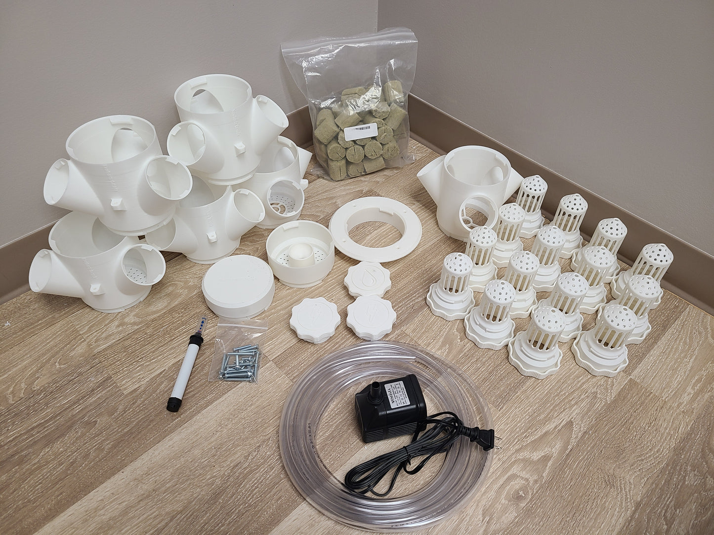 Vertical Hydroponic Grow Tower - Small - 15 pods