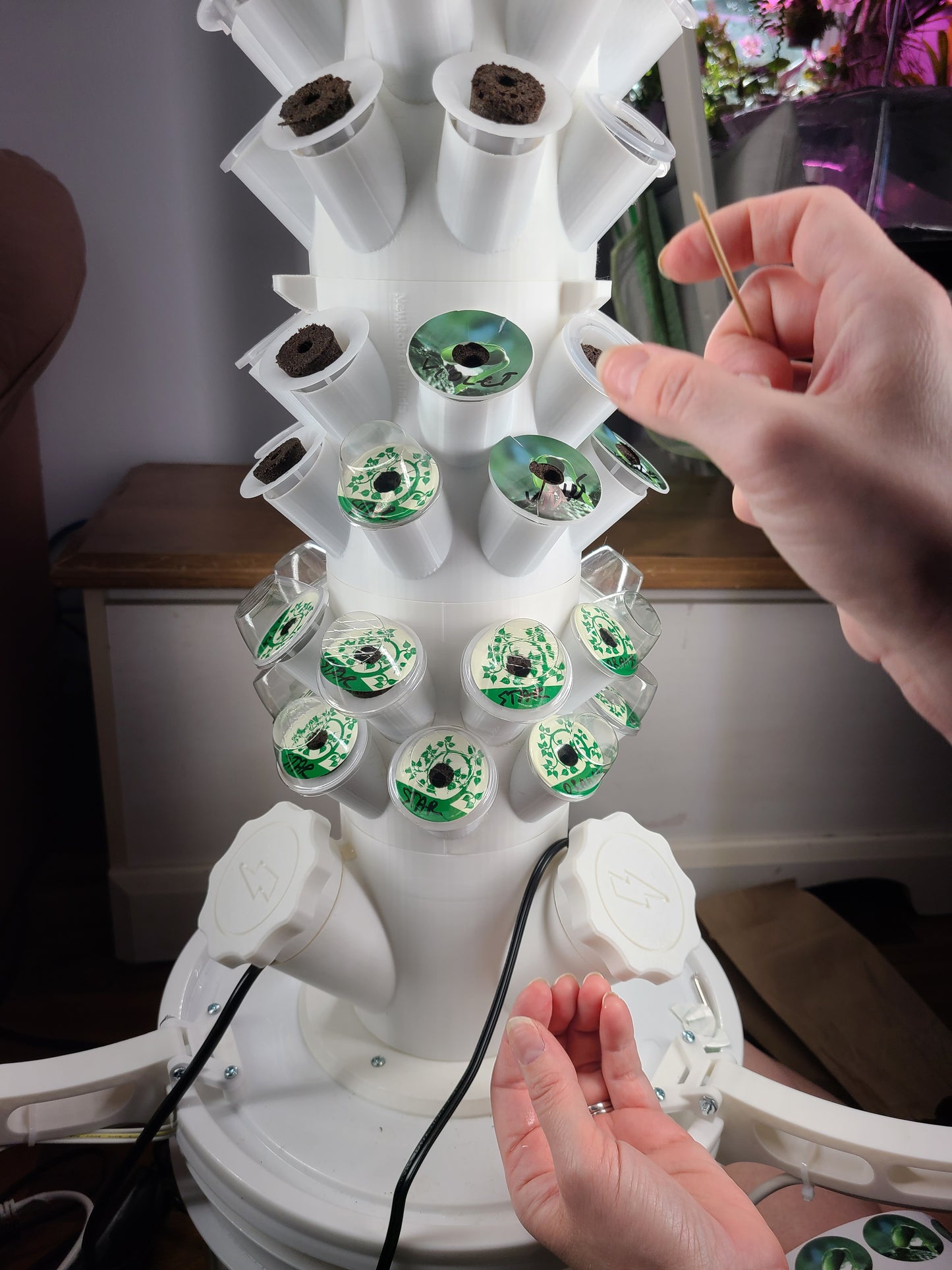 Vertical Hydroponic Seeding Tower - Large - 180 pods w/4ft LED Grow Light Kit