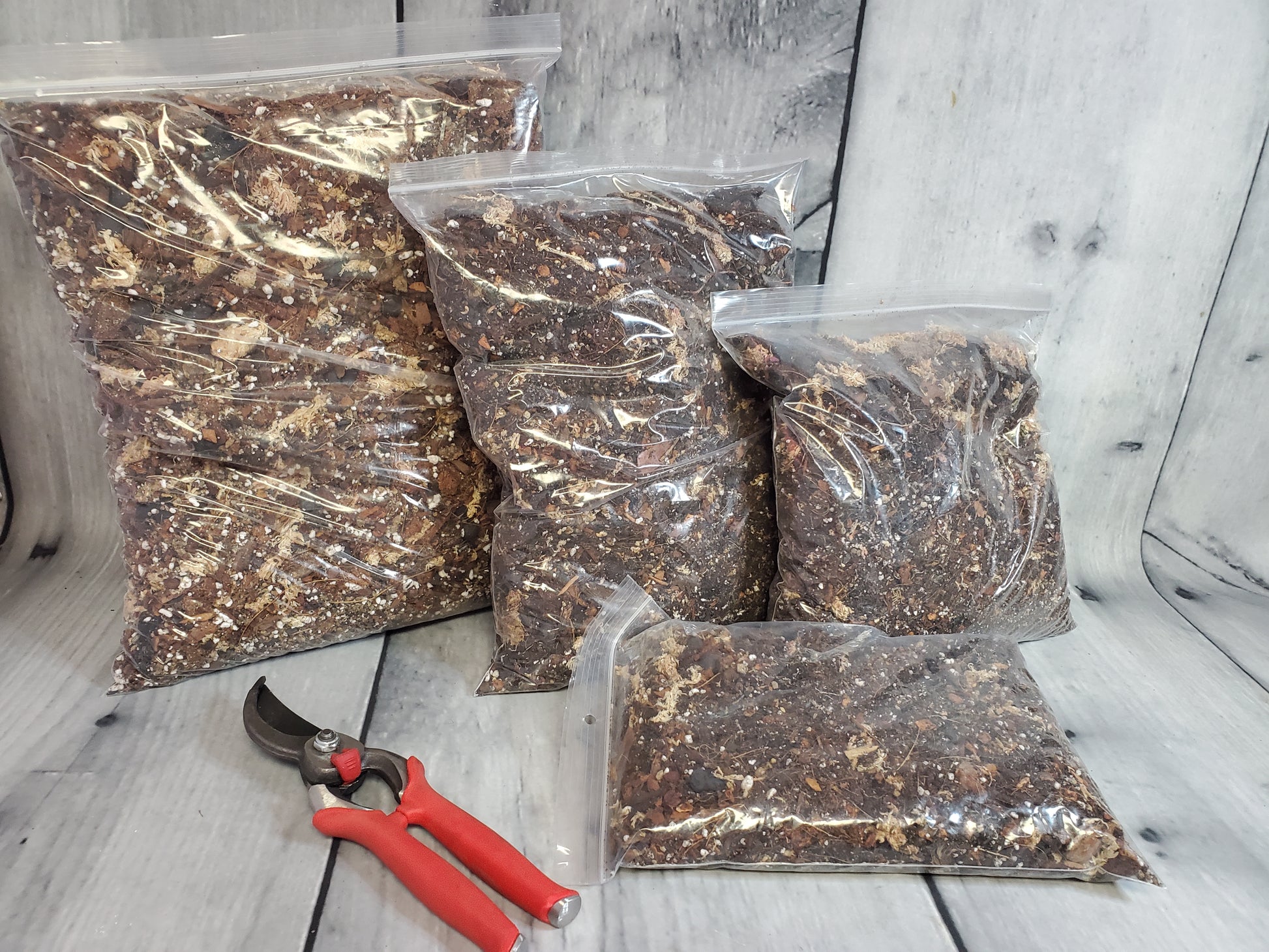 NewRoots Premium Aroid Soil - Custom formulated 12 ingredient Soil Mix - NewRoots Plants