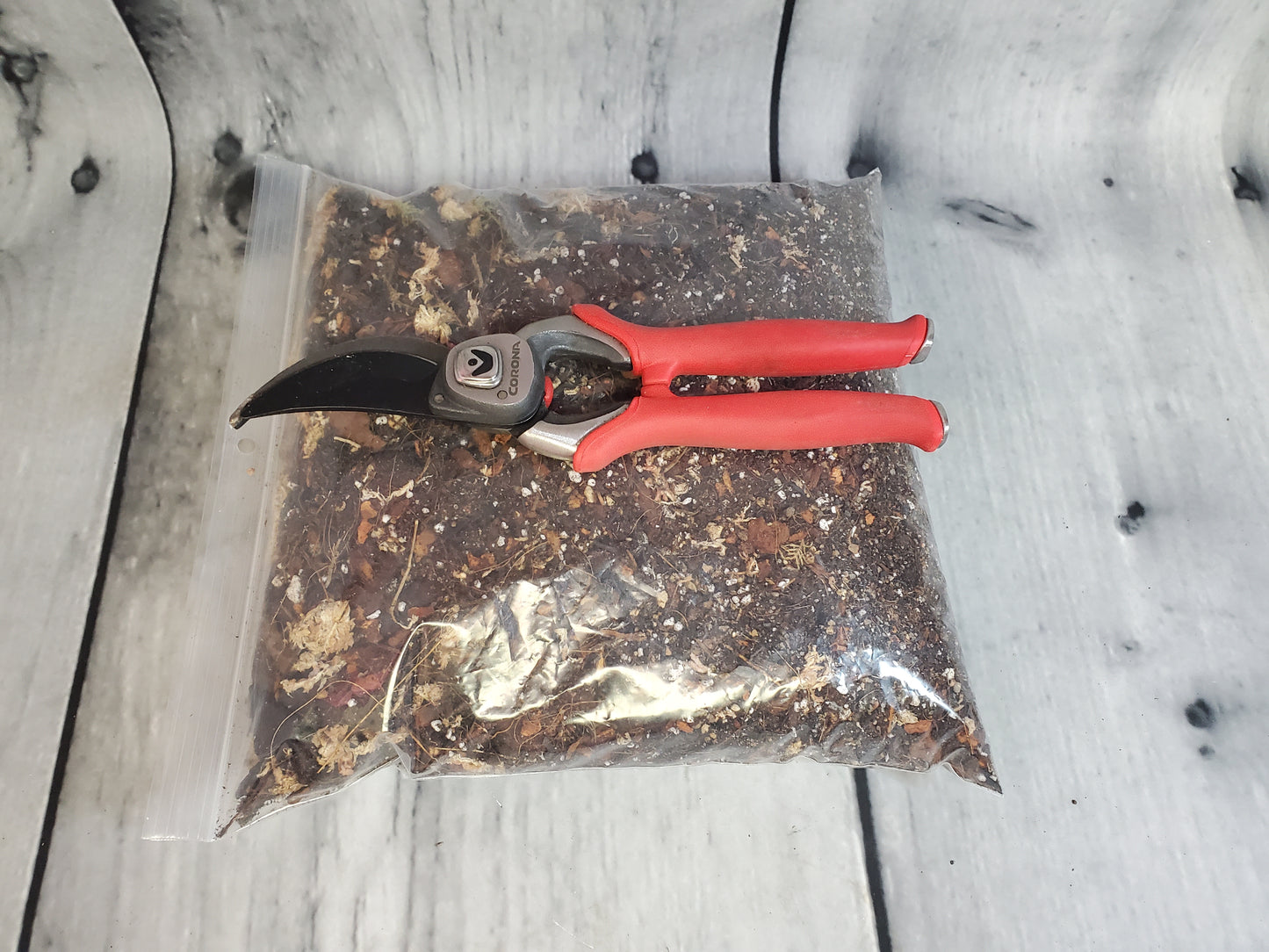 NewRoots Premium Aroid Soil - Custom formulated 12 ingredient Soil Mix - NewRoots Plants