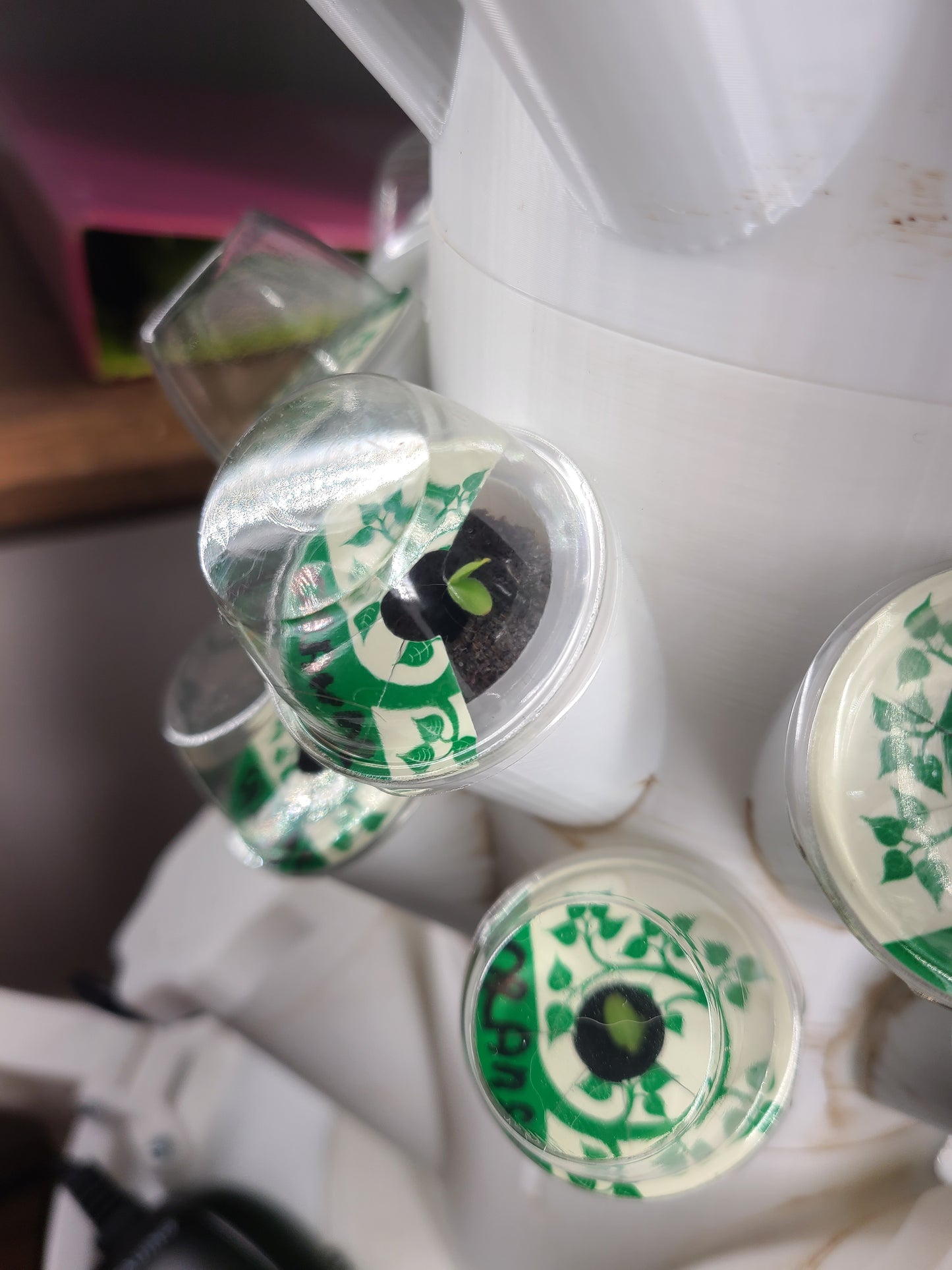 Vertical Hydroponic Seeding Tower - Large - 180 pods w/4ft LED Grow Light Kit